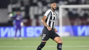 Remanescente do desmanche, Barboza renova até o final de 2029