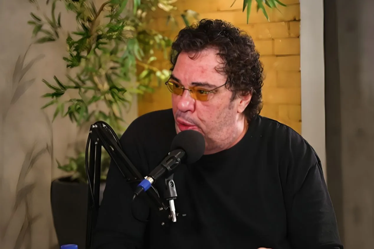 Casagrande crava meia que ‘dá aulas’ no Brasil: “Cerebral”