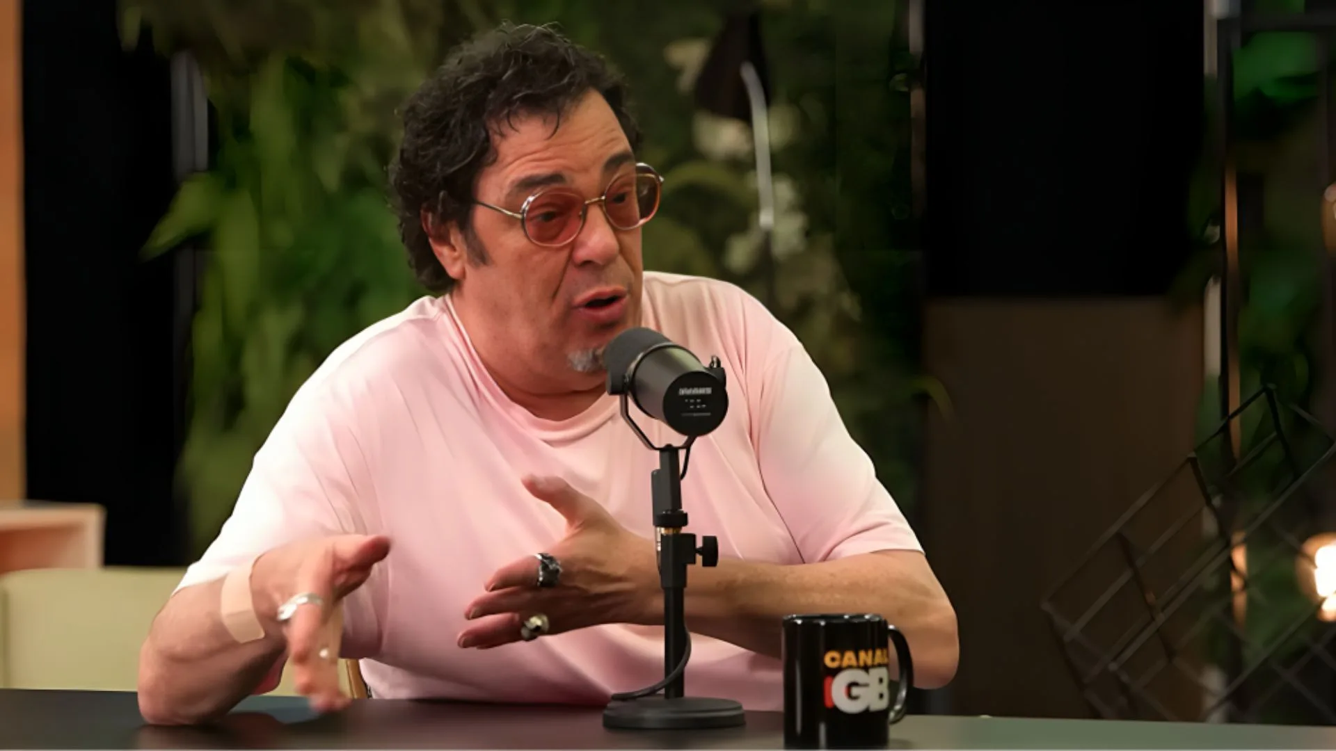 Casagrande crava time que foi abandonado no Brasil: “Pouco se lixando”