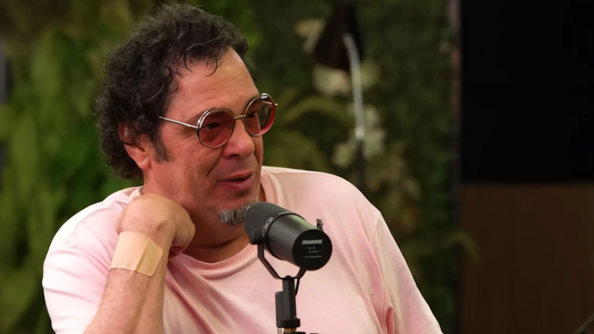 Casagrande vê técnico rompendo padrão “robótico” no Brasil: “Futebol agradável”