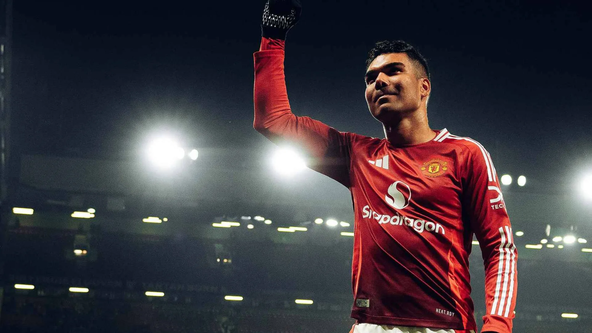 Casemiro está fora dos planos do Manchester United e time inglês pode negociar brasileiro com o Flamengo