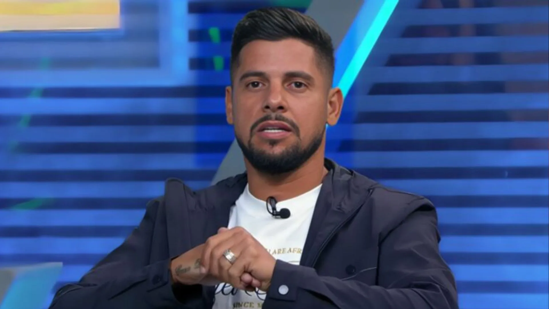 Cicinho antecipa nova demissão de técnico no Brasileirão: “Não passa de amanhã” 