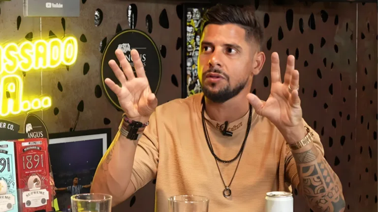 Cicinho analisa jogos das semifinais da Copa do Brasil e indica Cruzeiro campeão: “Para mim é favorito”