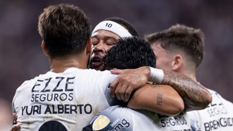 Flavio Prado banca futuro do Corinthians após classificação na Libertadores: “Não importa”