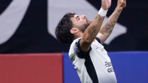 Corinthians vive “extremos” na temporada e liga sinal de alerta