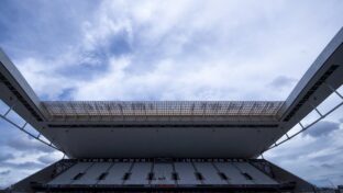Agente quer pagamento de dívida por parte do Corinthians (Foto: Fernando Bueno / Corinthians)
