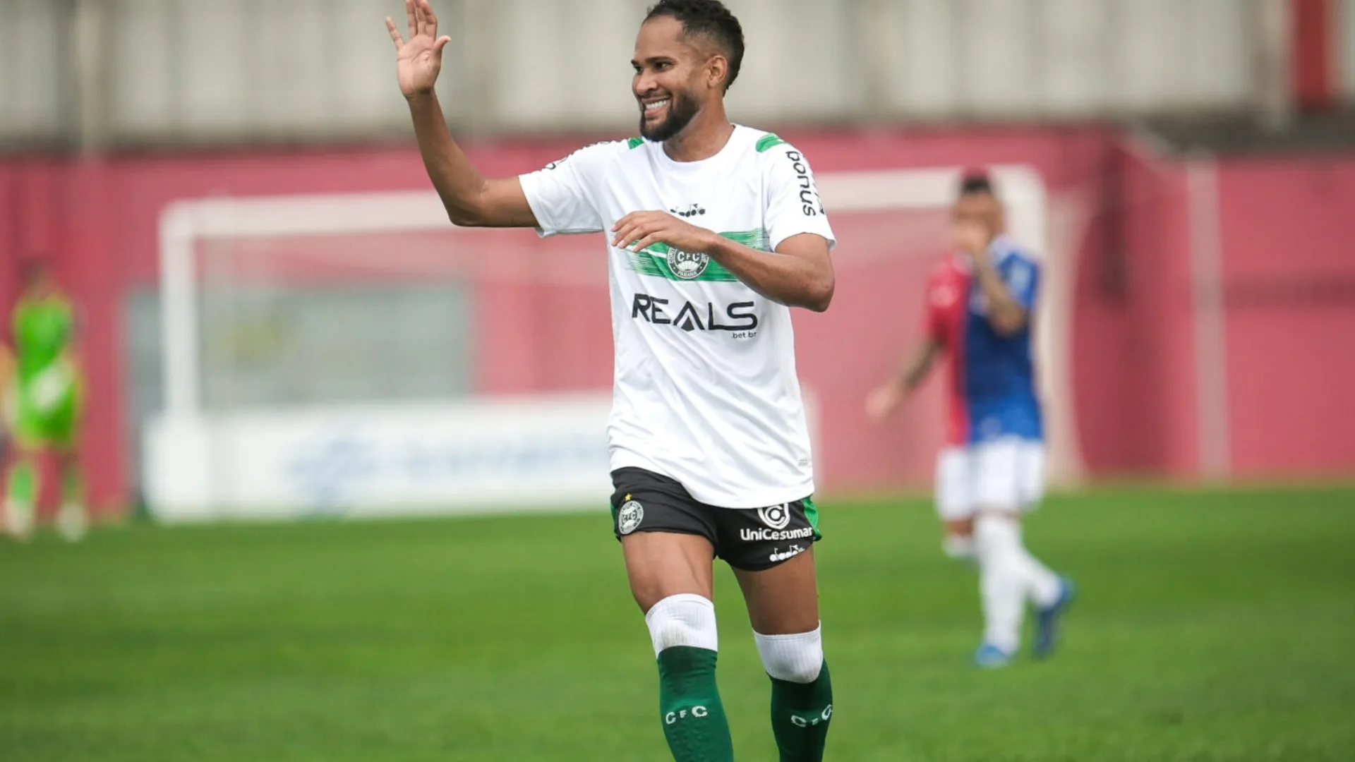 Dirigente do Coritiba faz proposta inusitada sobre rival; entenda