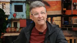 Craque Neto indica time limitado do futebol brasileiro hoje: “Problema”