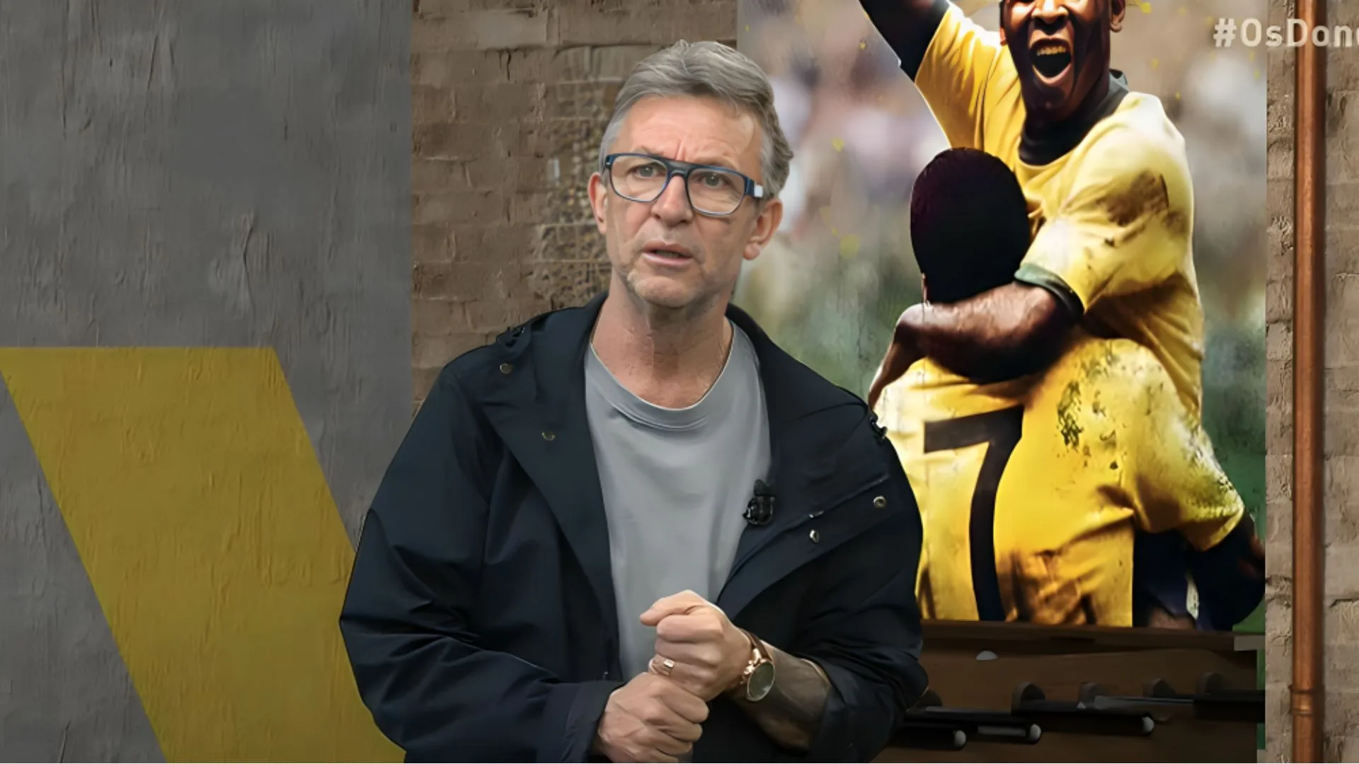 Craque Neto “se derrete” por camisa 9, mas alerta: “Não é craque”