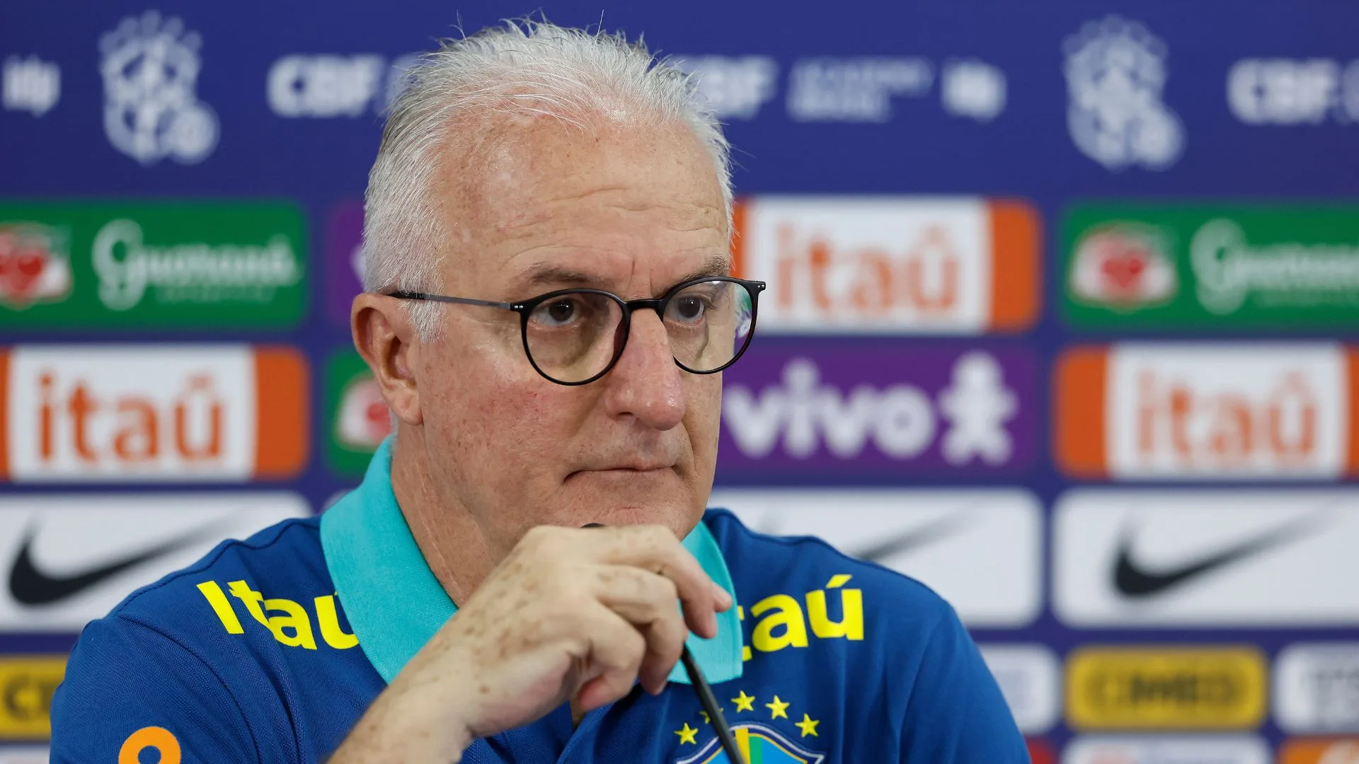 Craque Neto pede convocação de atacante para seleção: “Absurdo”