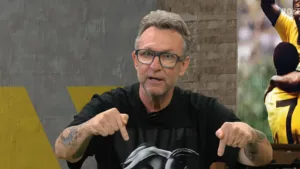 Craque Neto se antecipa e crava final do Campeonato Carioca