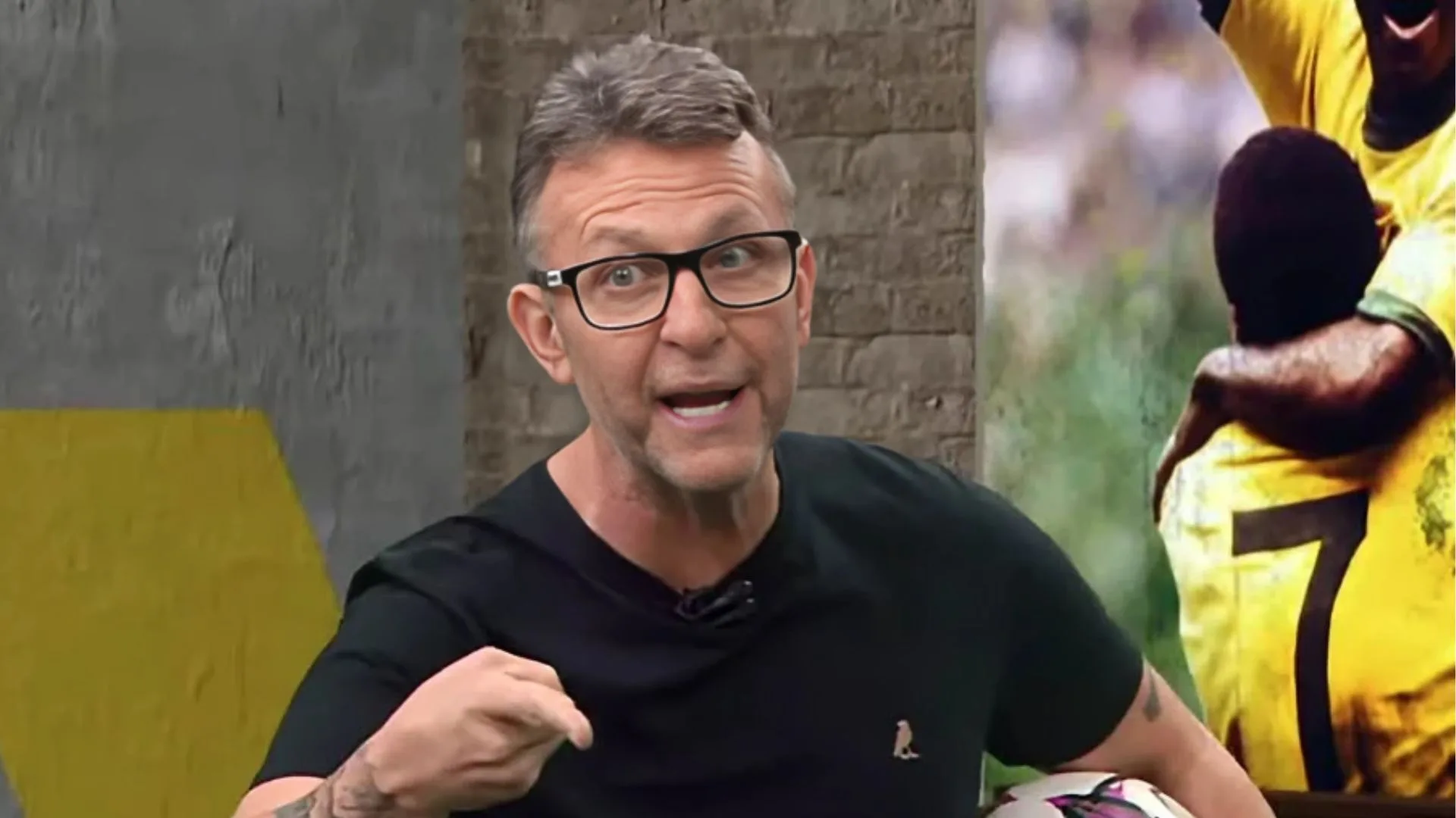 Craque Neto se revolta e indica técnico arrogante no Brasil: “Acha que é o cara”