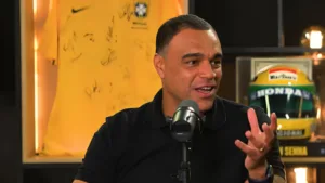 Denílson crava time que está difícil “secar” no Brasil: “Que fase”