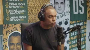Denílson fica empolgado com atacante destaque do Brasil: “Que fase”