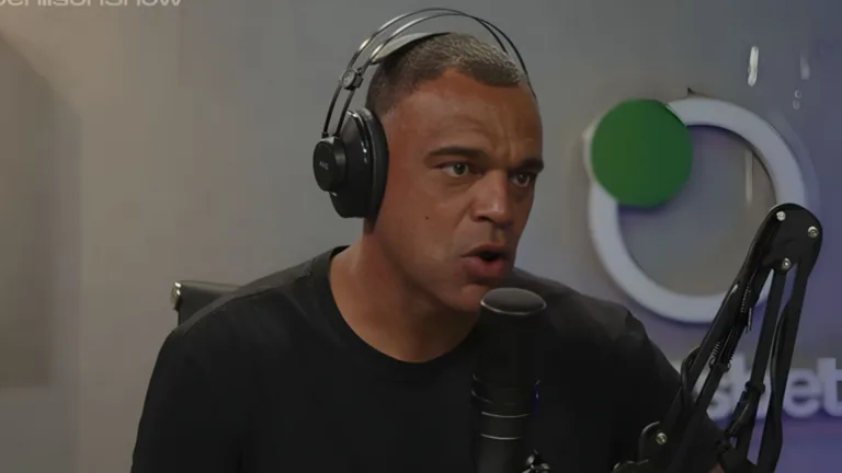 Denílson se espanta com time do futebol brasileiro: “Corajoso”