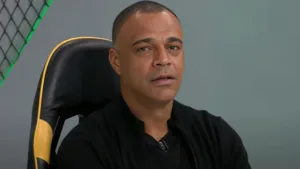 Denílson confessa decepção com trio badalado do futebol brasileiro: “Não consegue criar”