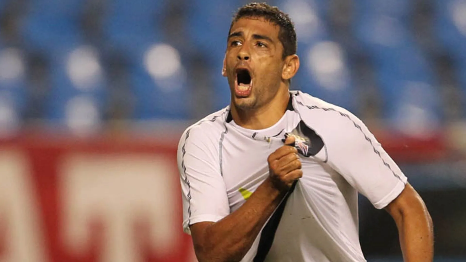 Diego Souza surpreende ao bancar placar de Flamengo x Vasco no Carioca 