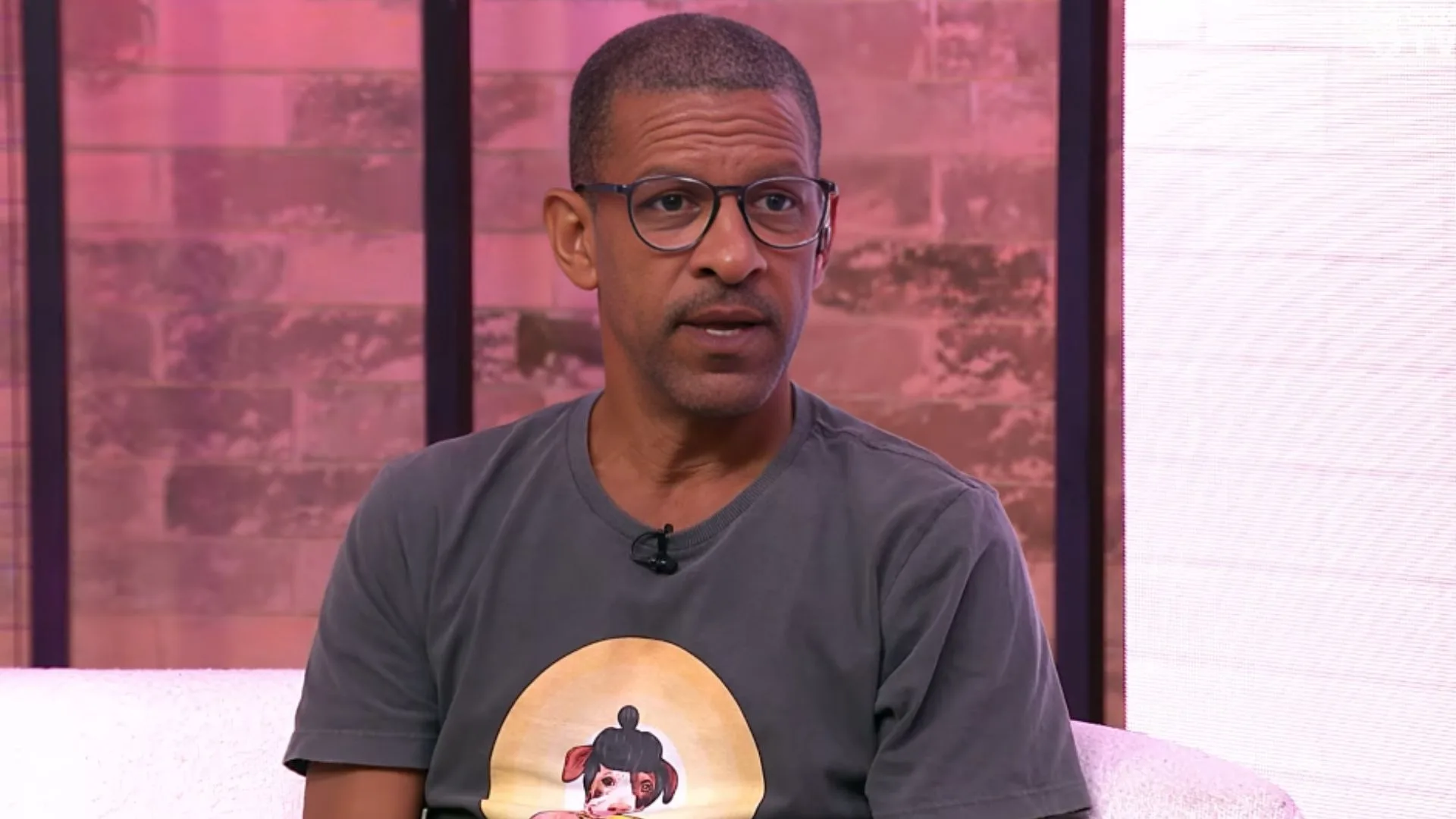 Djalminha sinaliza meio-campista em patamar elevado no Brasil: “Impressiona”