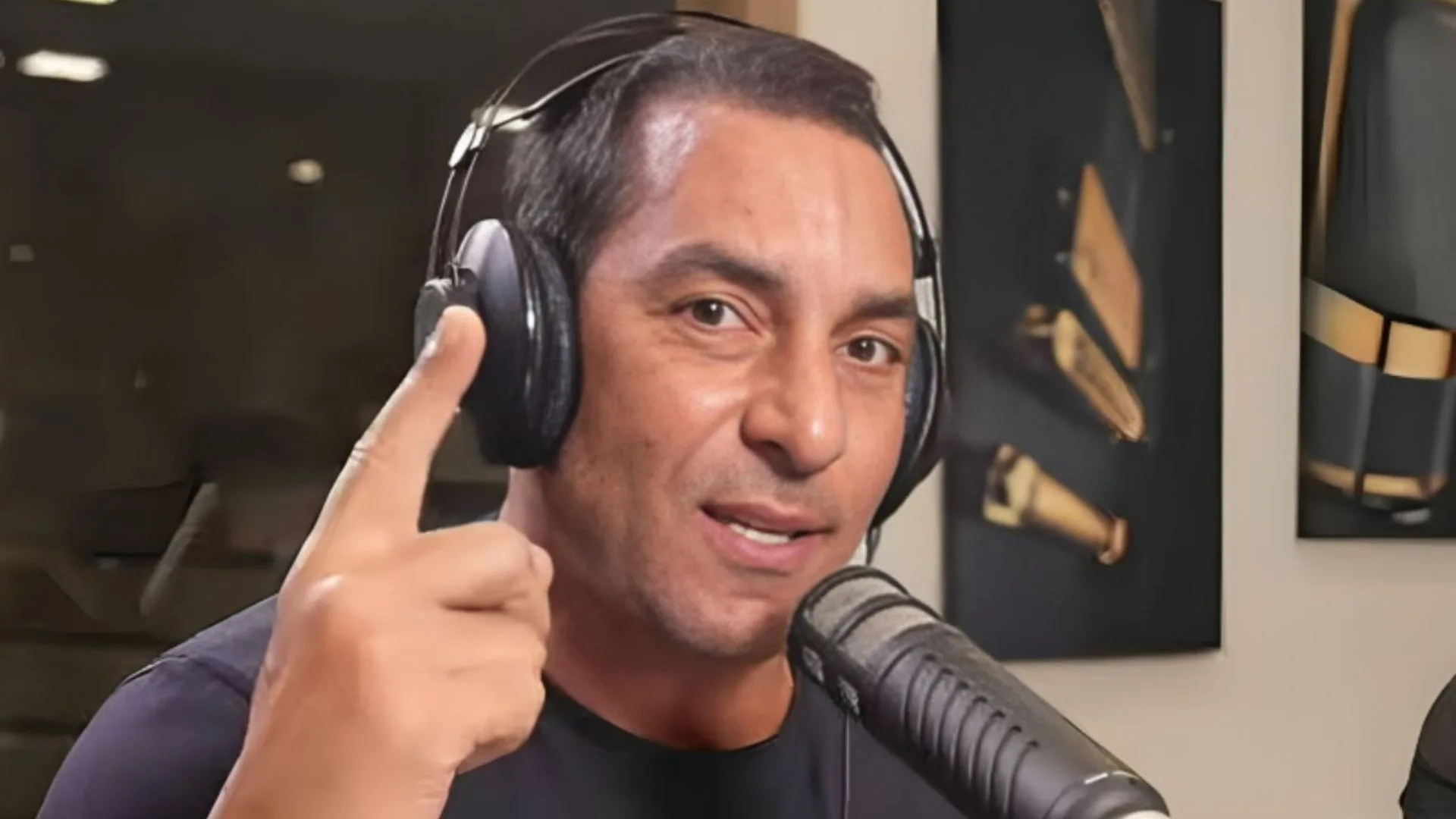 Edmundo elege atacante diferenciado no Brasil: “Talismã”