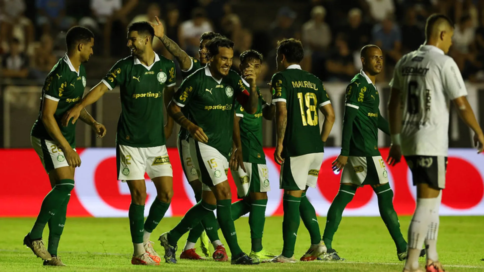 André Hernan crava permanência de centroavante do Palmeiras: “Não vai sair”