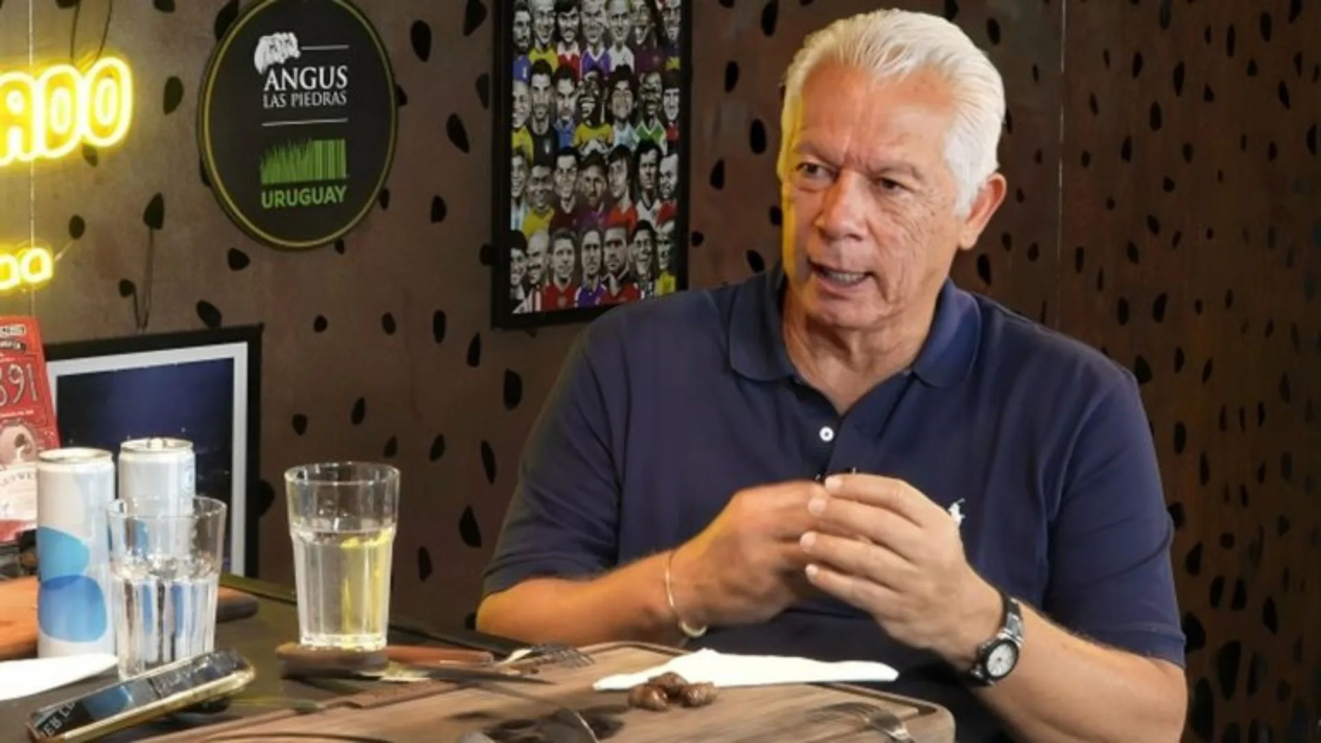 Leão surpreende e crava melhor técnico do futebol brasileiro hoje