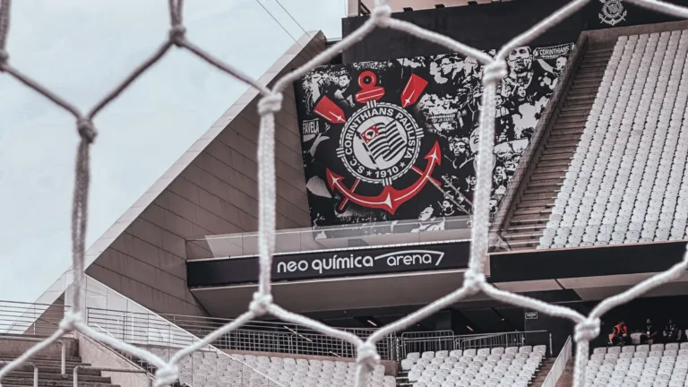 Craque Neto elege os dois melhores camisas 10 da história do Corinthians
