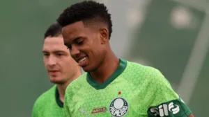 Estêvão está recuperado e projeta reta final do Palmeiras no Paulistão