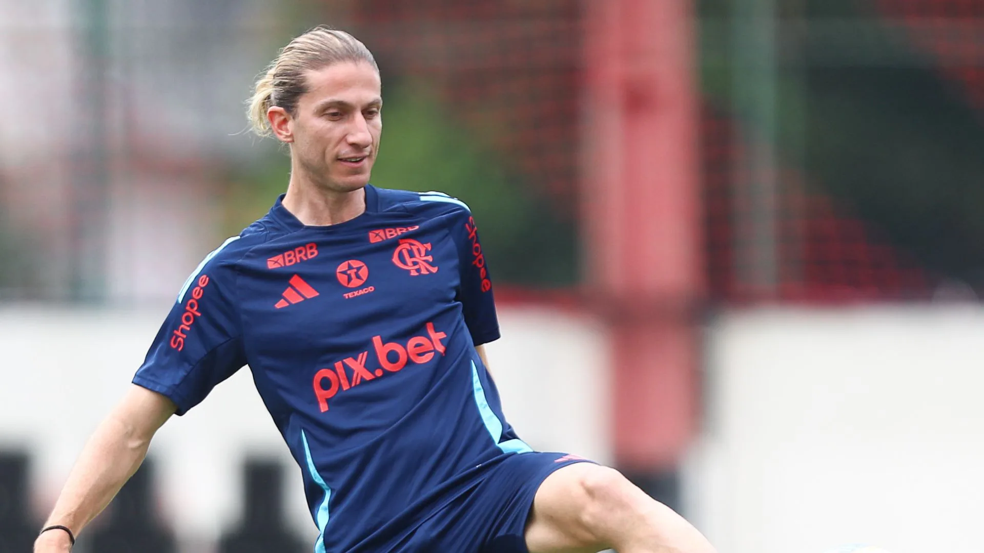 Filipe Luís, do Flamengo, reage após ser especulado na seleção brasileira