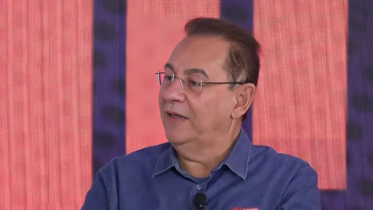 Flavio Prado aponta regra “humorística” do futebol brasileiro: “A Praça é Nossa”