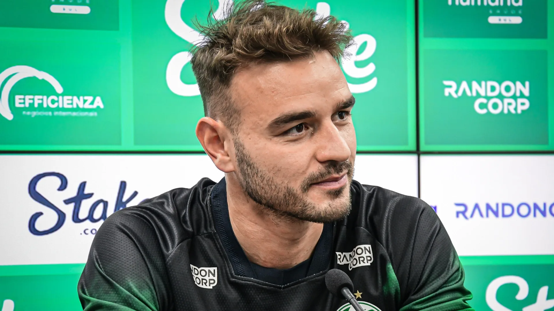 Cruzeiro avança na contratação do goleiro do Vitória, Gabriel Vasconcellos, que foi revelado na Raposa