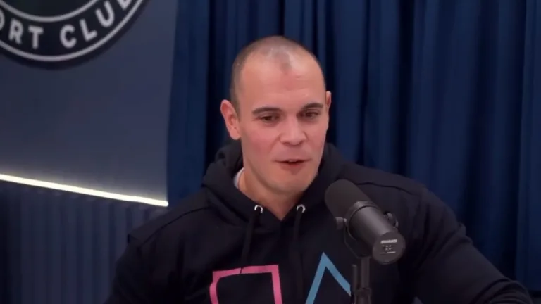 Mano sinaliza jogador “blogueirinho” do futebol brasileiro: “Ridículo”