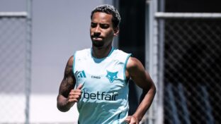 Meia não se acertou com o Zenit (Foto: Gustavo Aleixo/Cruzeiro)