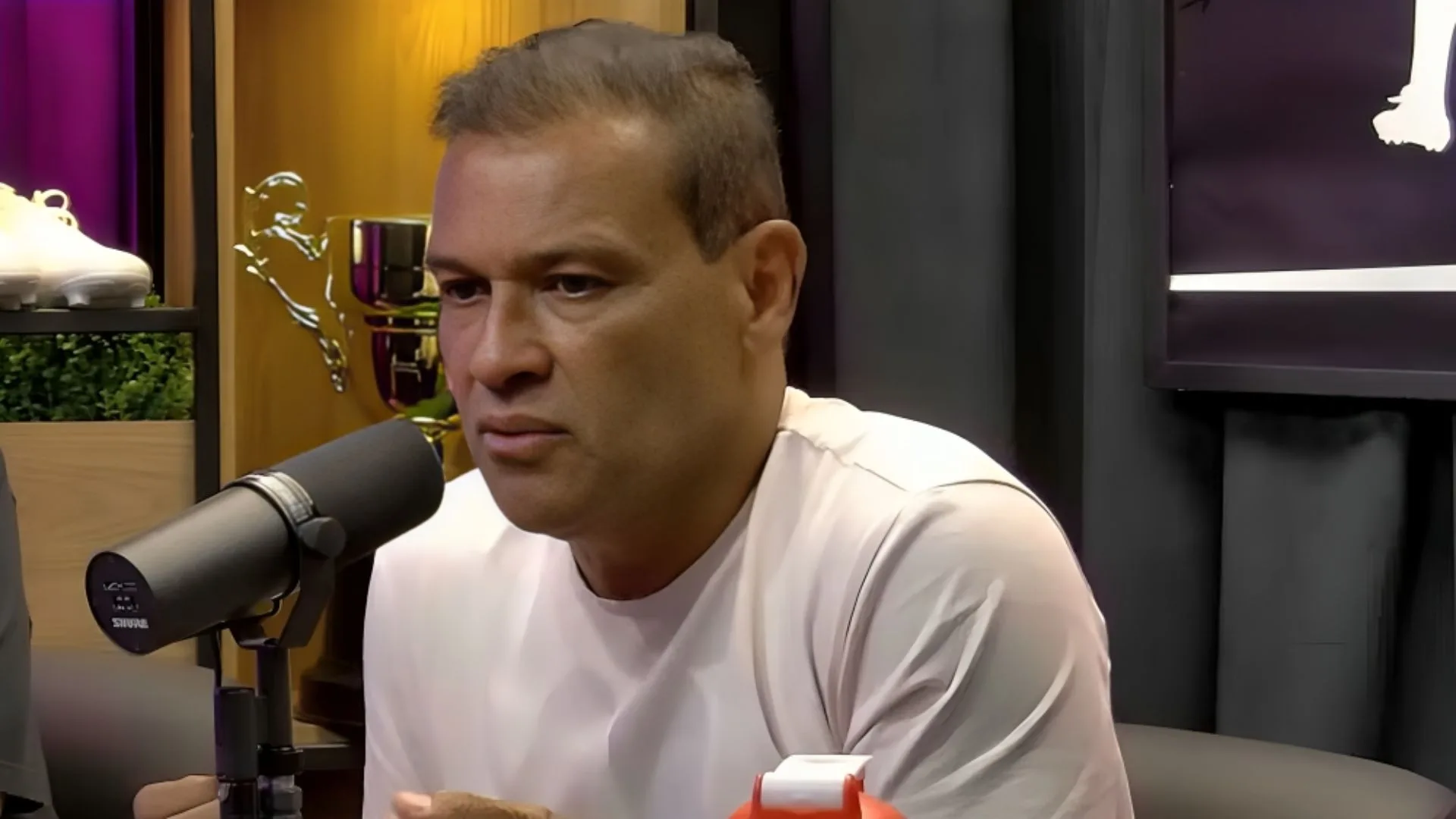 Muller destaca centroavante acima da média no Brasileirão: “Tem presença”