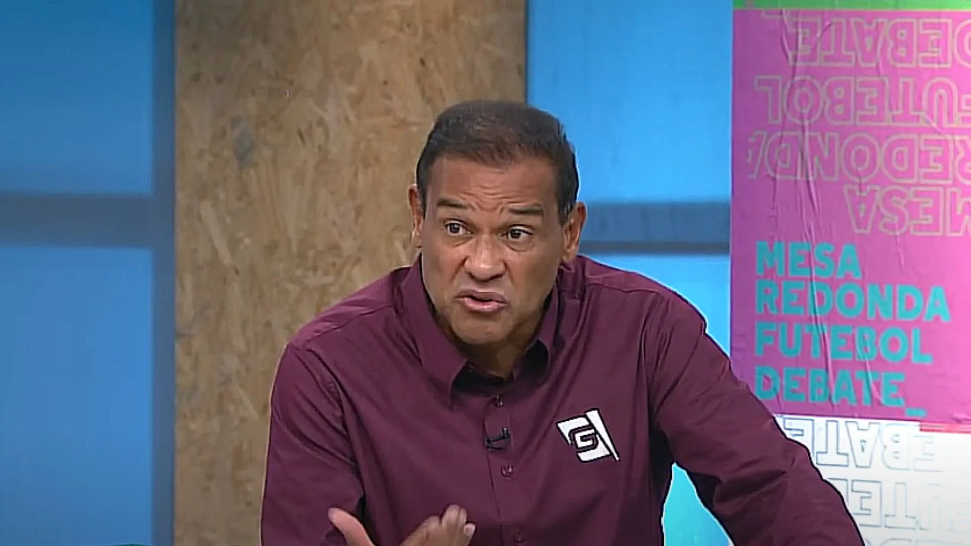 ⁠Muller elege técnico “ousado” do futebol brasileiro: “Mata o adversário” 