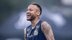CBF manda equipe para treino do Santos observar Neymar por convocação 