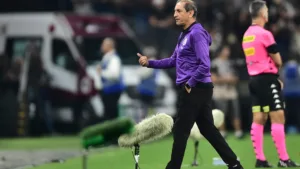 Ramón Díaz deve mudar Corinthians contra a Portuguesa; veja a provável escalação 