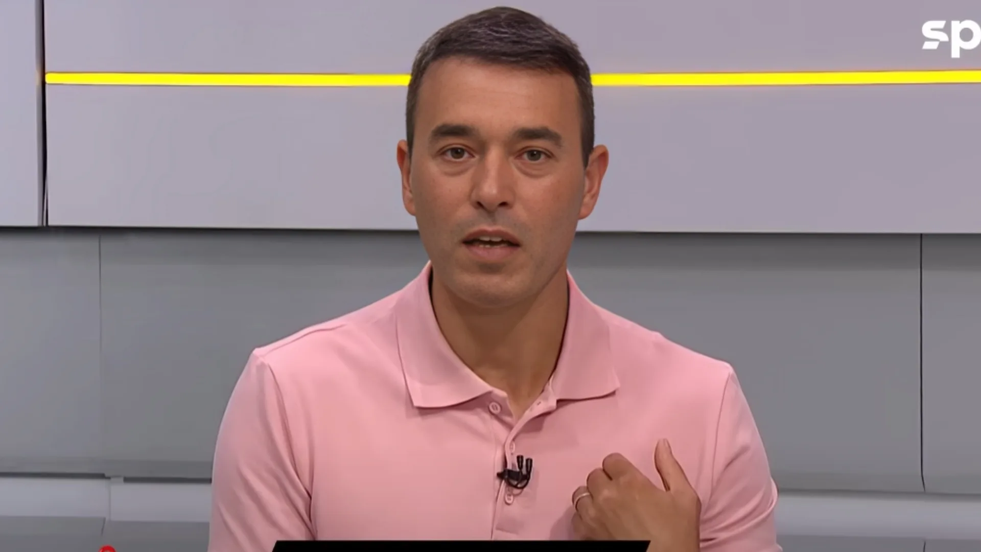 Rizek aponta zagueiro extraordinário no Brasil hoje: “Poderia estar na seleção”