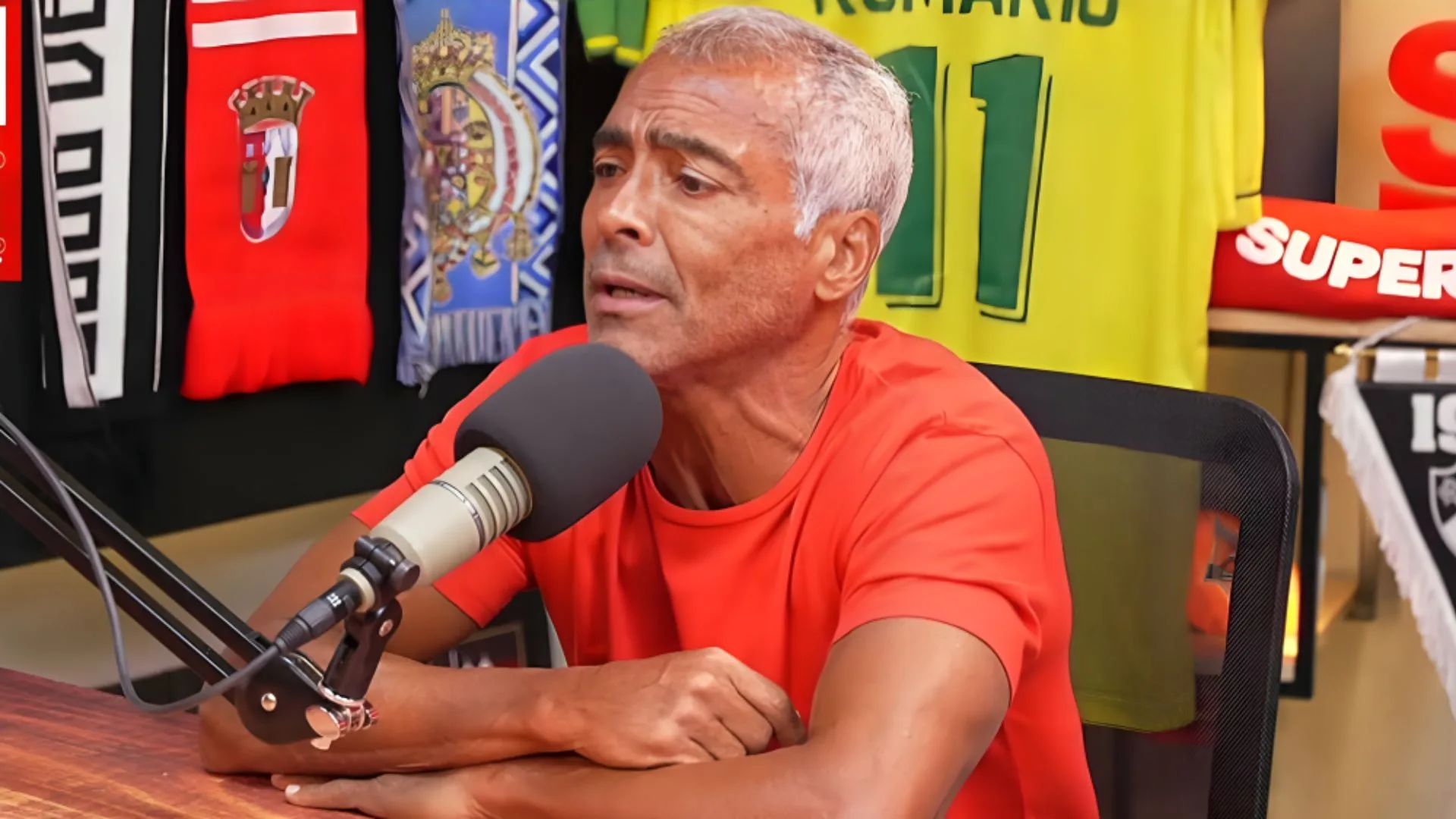 Romário diverge de Cristiano Ronaldo e crava melhor da história: “Eu vou dizer”
