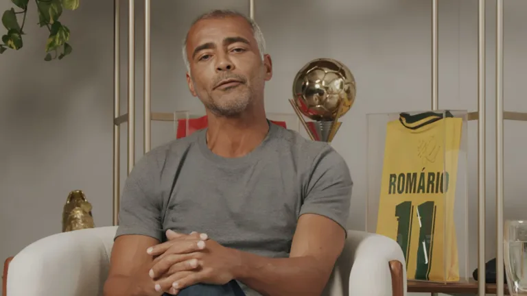 Romário elege o melhor goleiro da história e monta seleção
