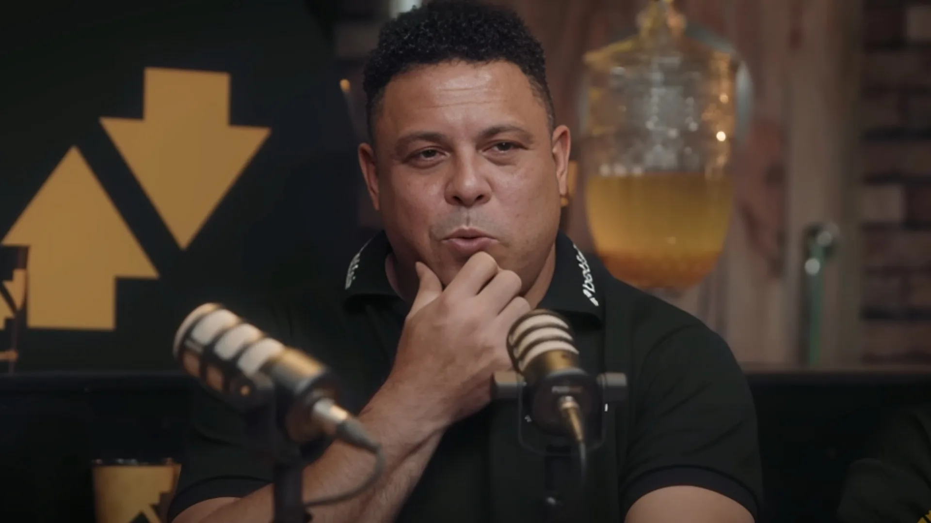 Ronaldo destaca zagueiro extraordinário do futebol brasileiro