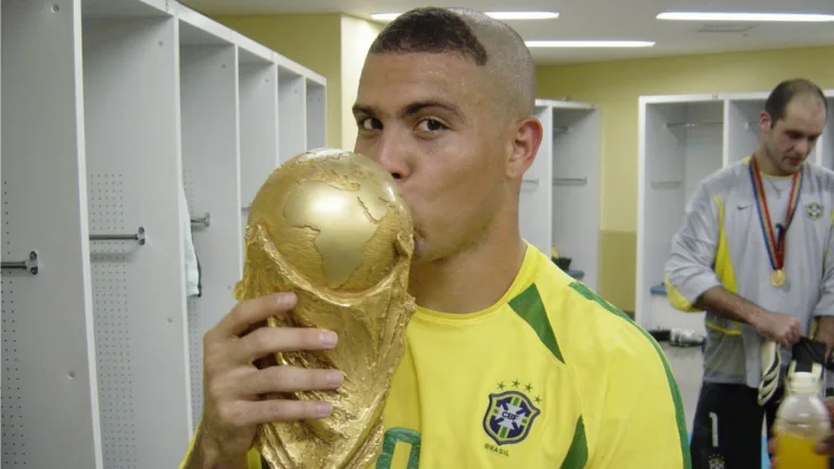 Ronaldo confessa desavença com Felipão na Copa do Mundo de 2002: “Uma bobagem”