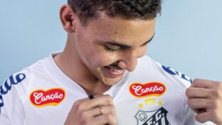 Deivid Washington, com a camisa do Santos (X oficial Santos)