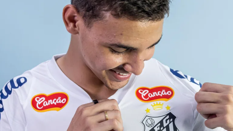 Santos anuncia o retorno do atacante Deivid Washington