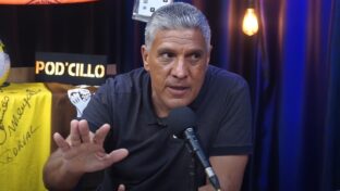 Silas durante entrevista para podcast - Reprodução/YouTube