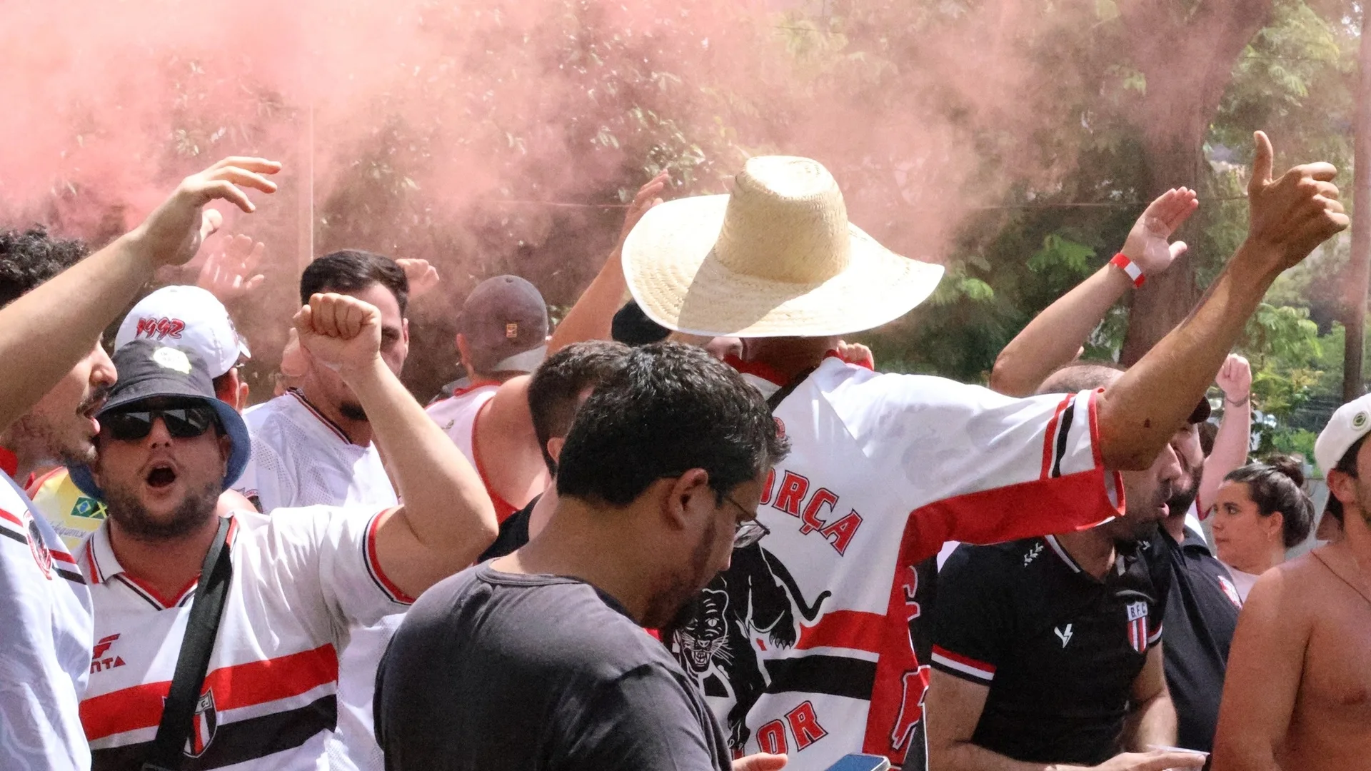 Paulistão: torcida do Botafogo-SP fala em “censura” após ter faixa retirada do estádio