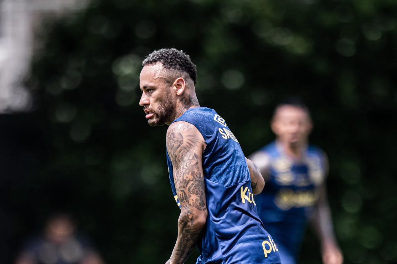 Tostão indica risco para Neymar em retorno ao Santos