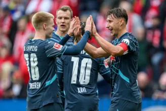 Na imagem, jogadores do RB Leipizig comemoram gol