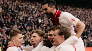 Duelo regional inicia definição por vaga na Europa League (Foto: Divulgação/Facebook AFC Ajax)
