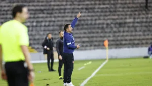 Botafogo encaminha a contratação do técnico português Vasco Matos