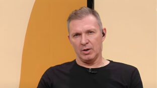 Velloso em comentário no "Os Donos da Bola" (Reprodução - YouTube)